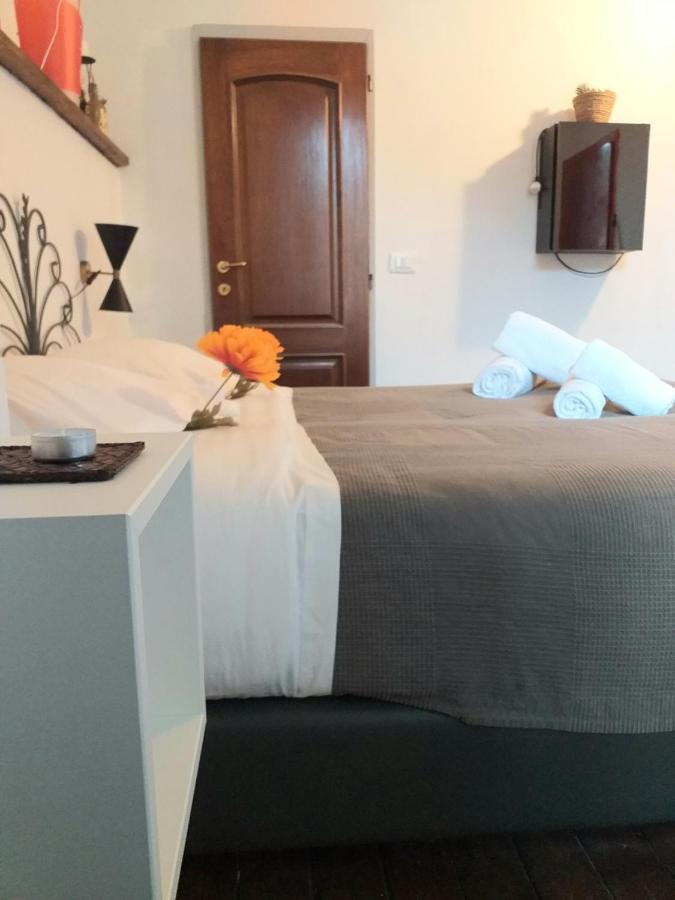 Suite Via Faenza Florencia Exterior foto